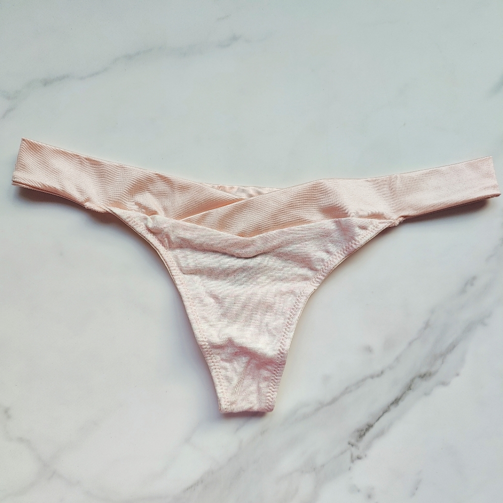 NWT SOMA TELLTALE THE DREAMER THONG PANTY IN HTHR FIRST BLUSH SIZE MEDIUM